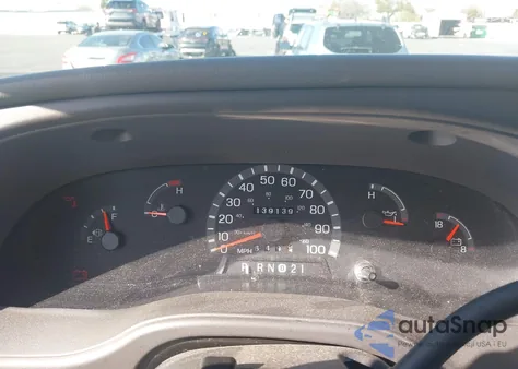 2003 Ford E-350 Super Duty Xl/Xlt z USA, uszkodzony, nr VIN 1FBSS31L53HA86882